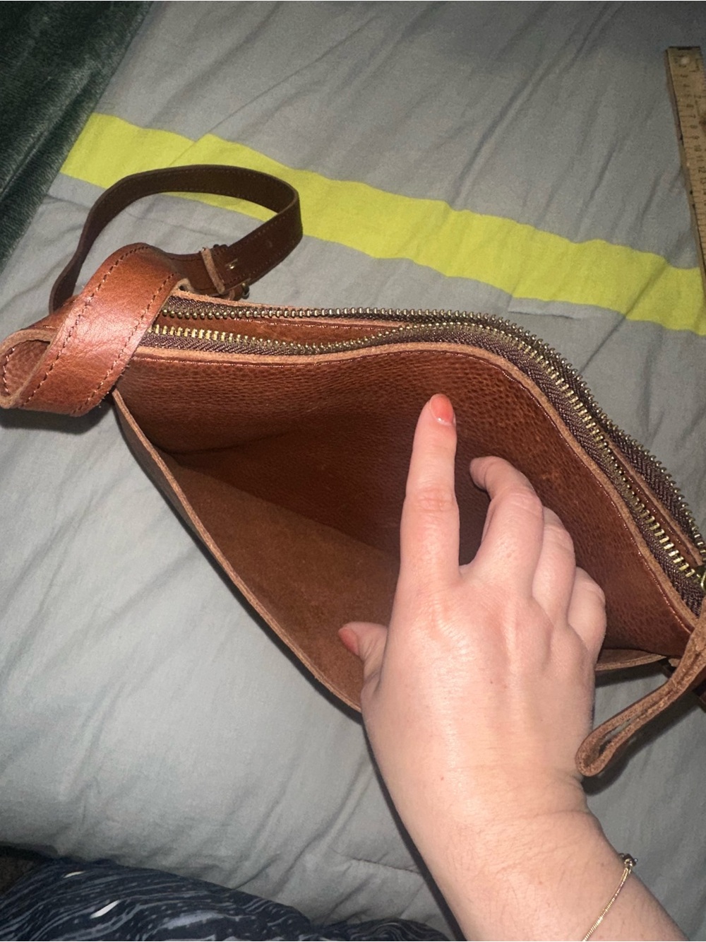 Duluth Trading Co. Lifetime Leather Sling Crossbody Bag - Picture 9 of 11